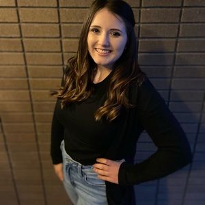 Meet your Posher, Elisa